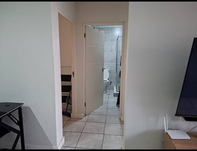 2 BEDROOM APARTMENT TO LET IN ADMIRALS PARK